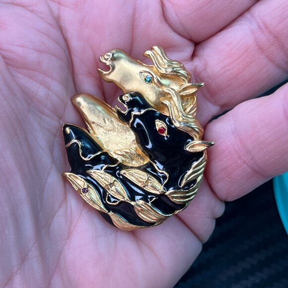 Vintage Gold Tone & Black Enamel Horse Head Brooch Pin Rhinestone Eyes Mane - Picture 4 of 10